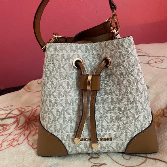 MK Purse - Picture 2 of 10